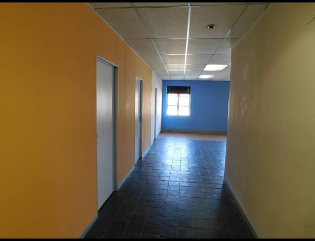 185M² OFFICE TO LET IN HYDE PARK